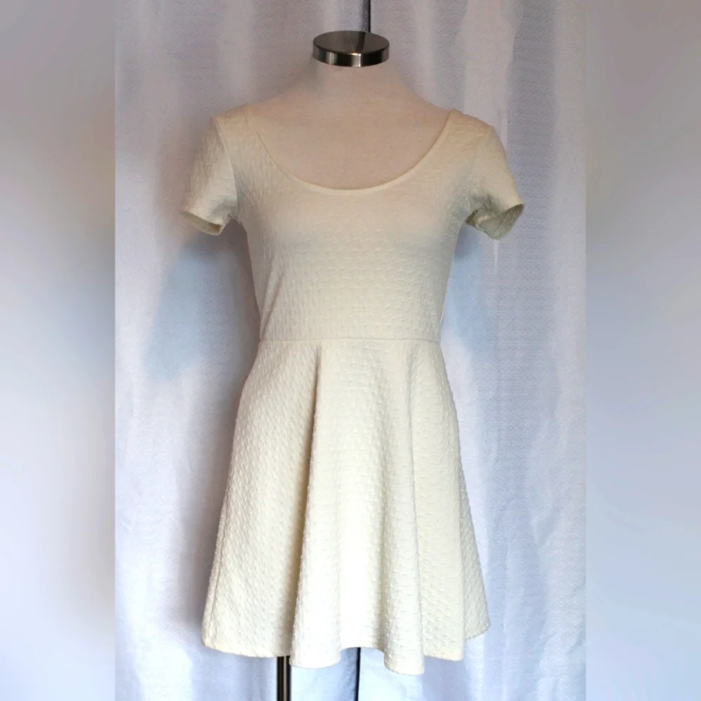 Forever 21 Beige Scoop Neck Dress – Size S - Picture 1 of 6